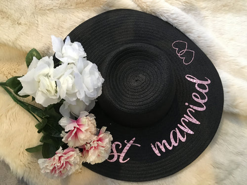 Personalised heart print honeymoon floppy sun hat - just married